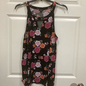 Torrid 4 4X black peach pink floral key hole sleeveless top